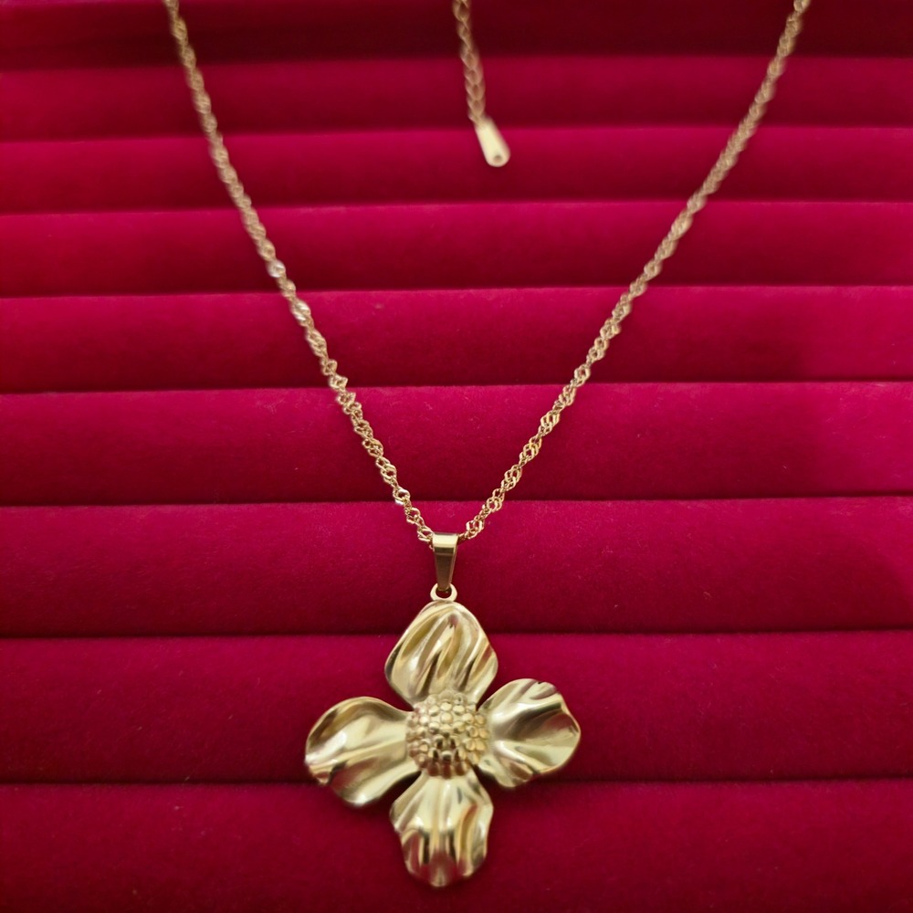 Gold Plated Stainless Steel Flower Pendant Necklace Twisted Singapore Chain J-11